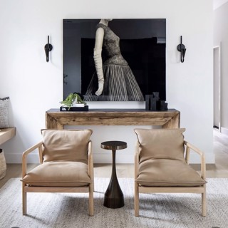 Artist: Jay Kelly. Designer: Blue Lamp Interiors Artist: Jay Kelly. Designer: Blue Lamp Interiors