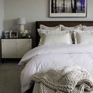 Interior: Foley & Cox    Artwork: Jeri Eisenberg   Photographer: Bjorn Wallander