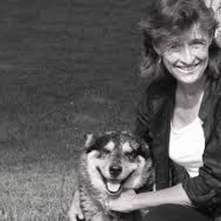 Silvia Davis (sculptor) Silvia Davis (sculptor)