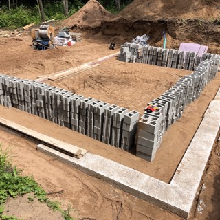 Starting the basement walls. Starting the basement walls.