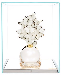 Roman Feral’s Chanel White Pearl Pure: Detail, Reflection, and Scale
