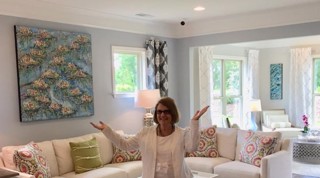 Savoring the celebration of a gallery-hosted in-home show. Savoring the celebration of a gallery-hosted in-home show.